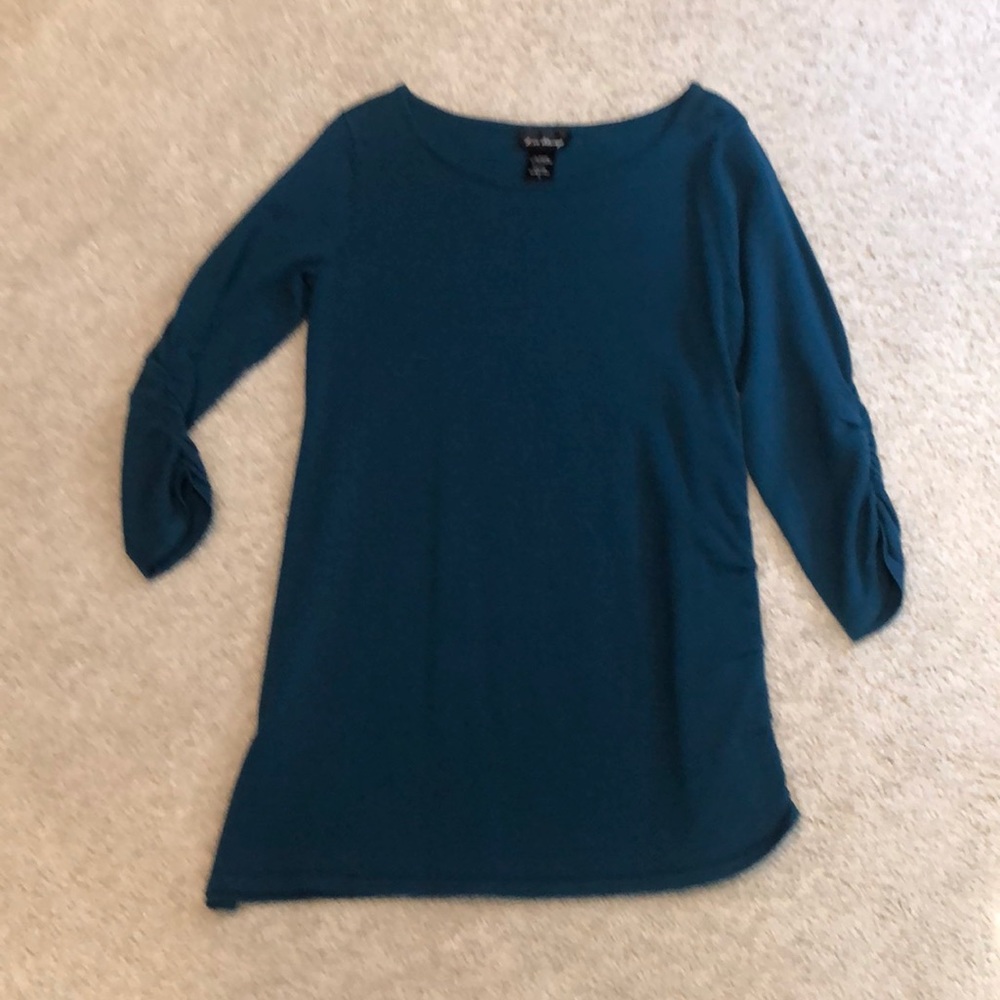 3/4 length sleeve a-symmetric sweater.